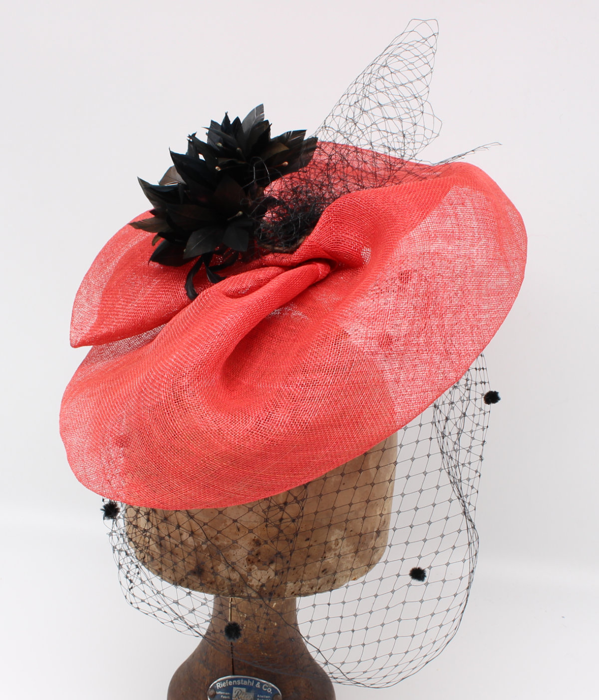Hüte von Hand Sarah Fascinator